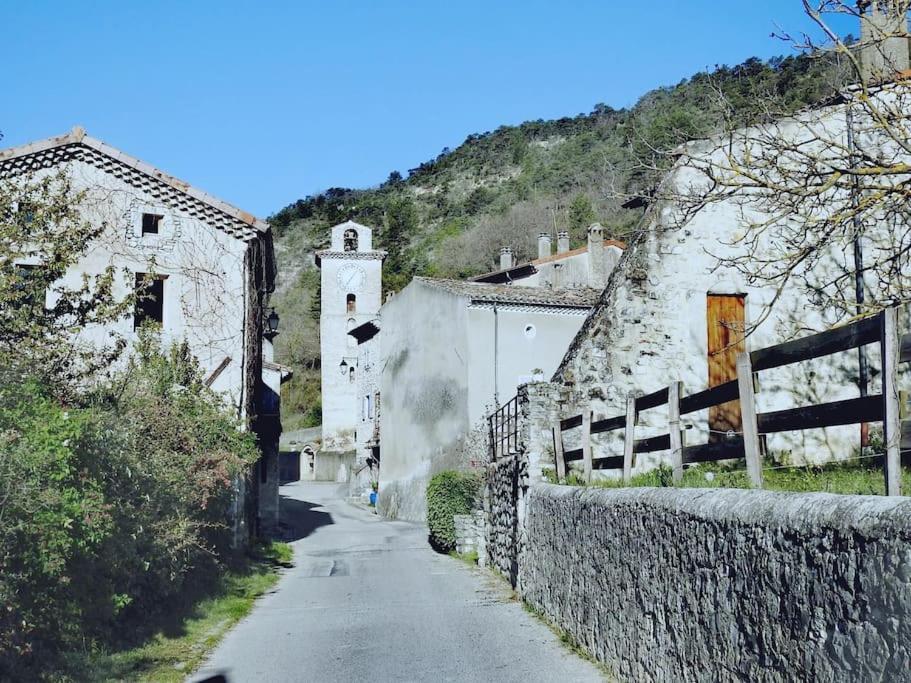 Gite Le Chaudron 1 A 7Pers Avec Piscine Villa Montclar-sur-Gervanne Kültér fotó